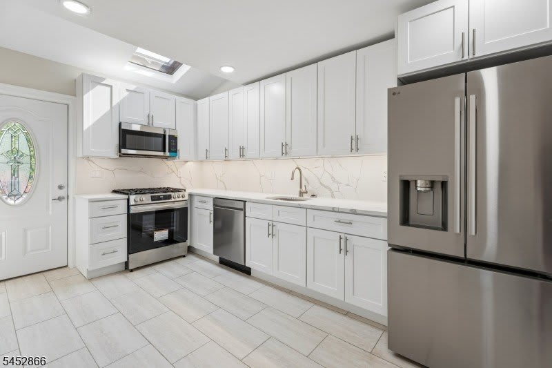 57 Greenwood Ave UNIT 2 – photo 2