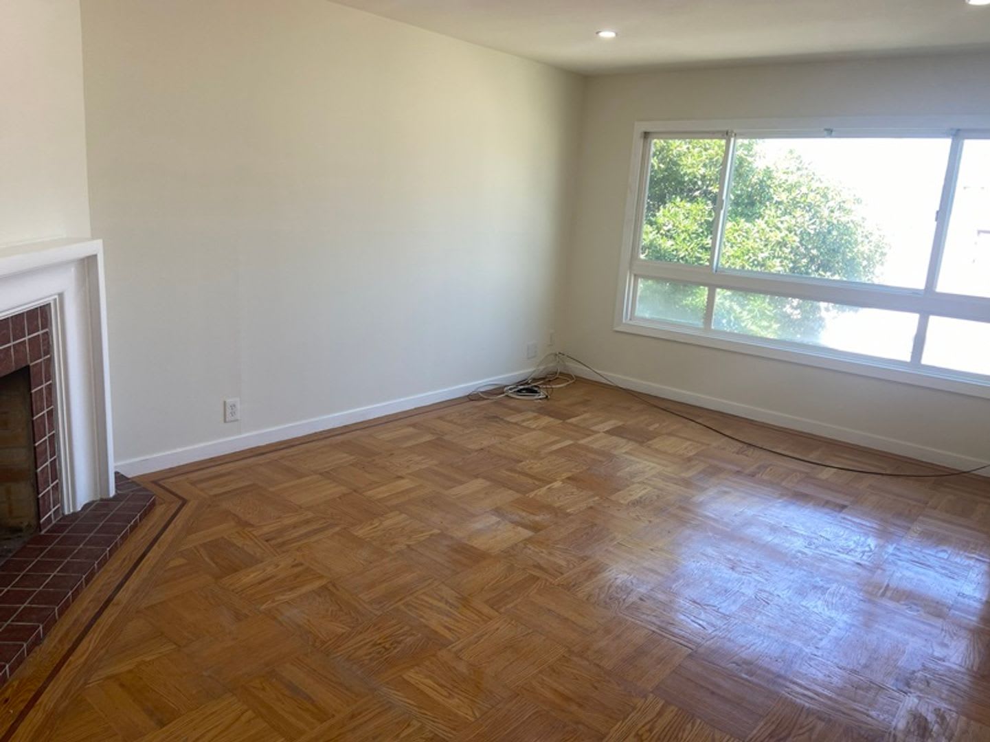 Spacious Corner Home In A Sunny Neighborhood Bayview – photo 5