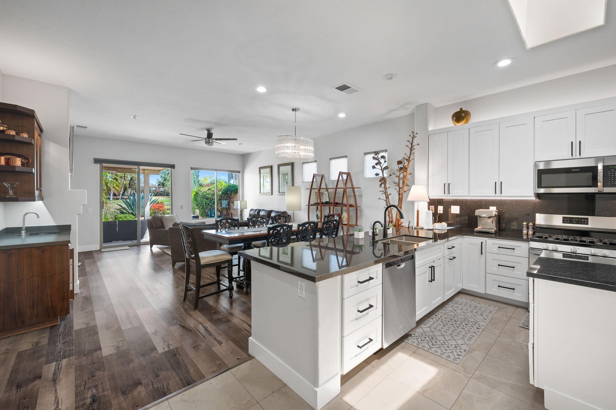 105 N Kavenish Drive – photo 3