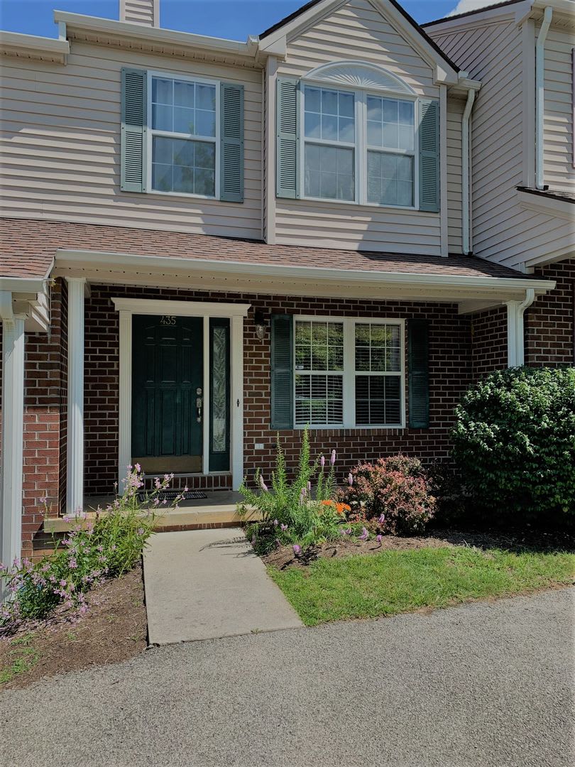 2 Bedroom 2.5 Bath Townhouse – photo 3