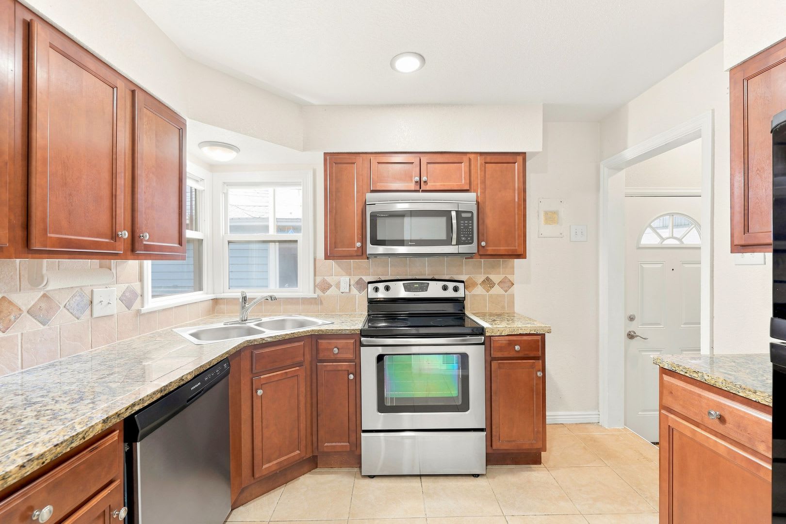 0 Deposit Option 4Bed 2Bath With Garage Near Anschutz Medical Campus – photo 3