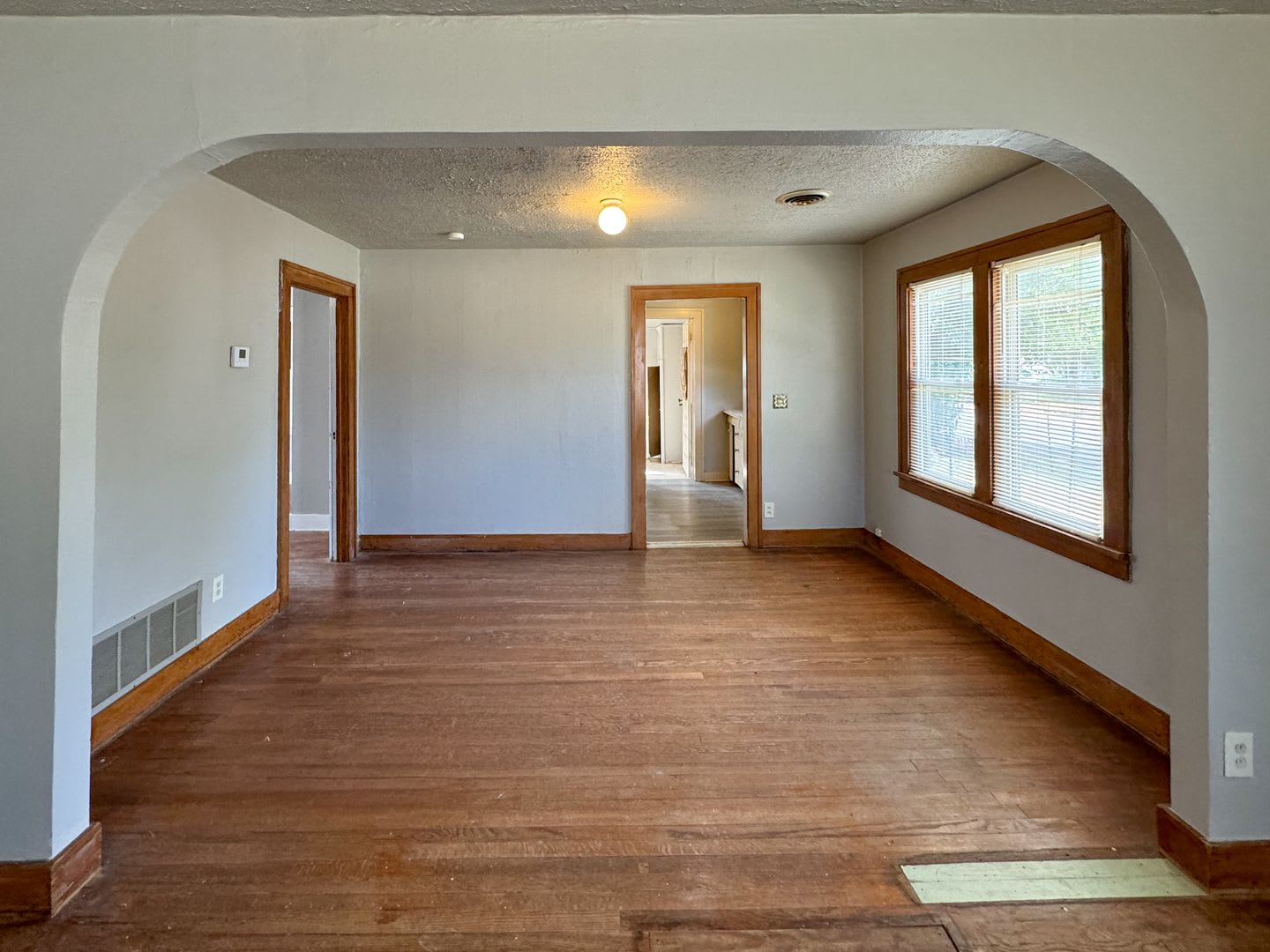 Charming Gem On Historic Boulevard – photo 4