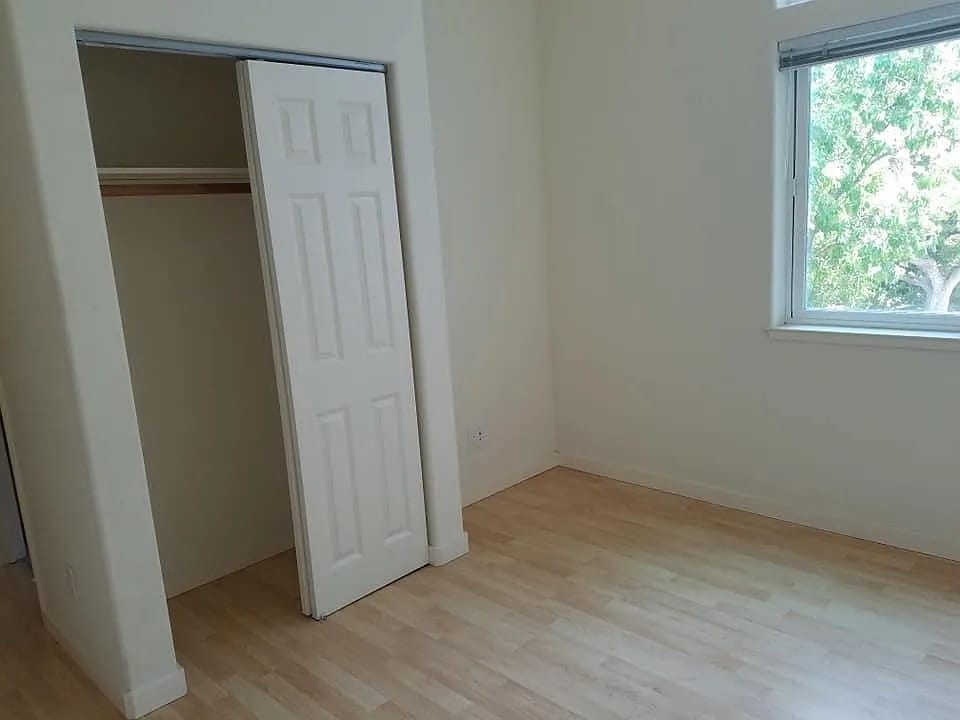 2460 High St – photo 2