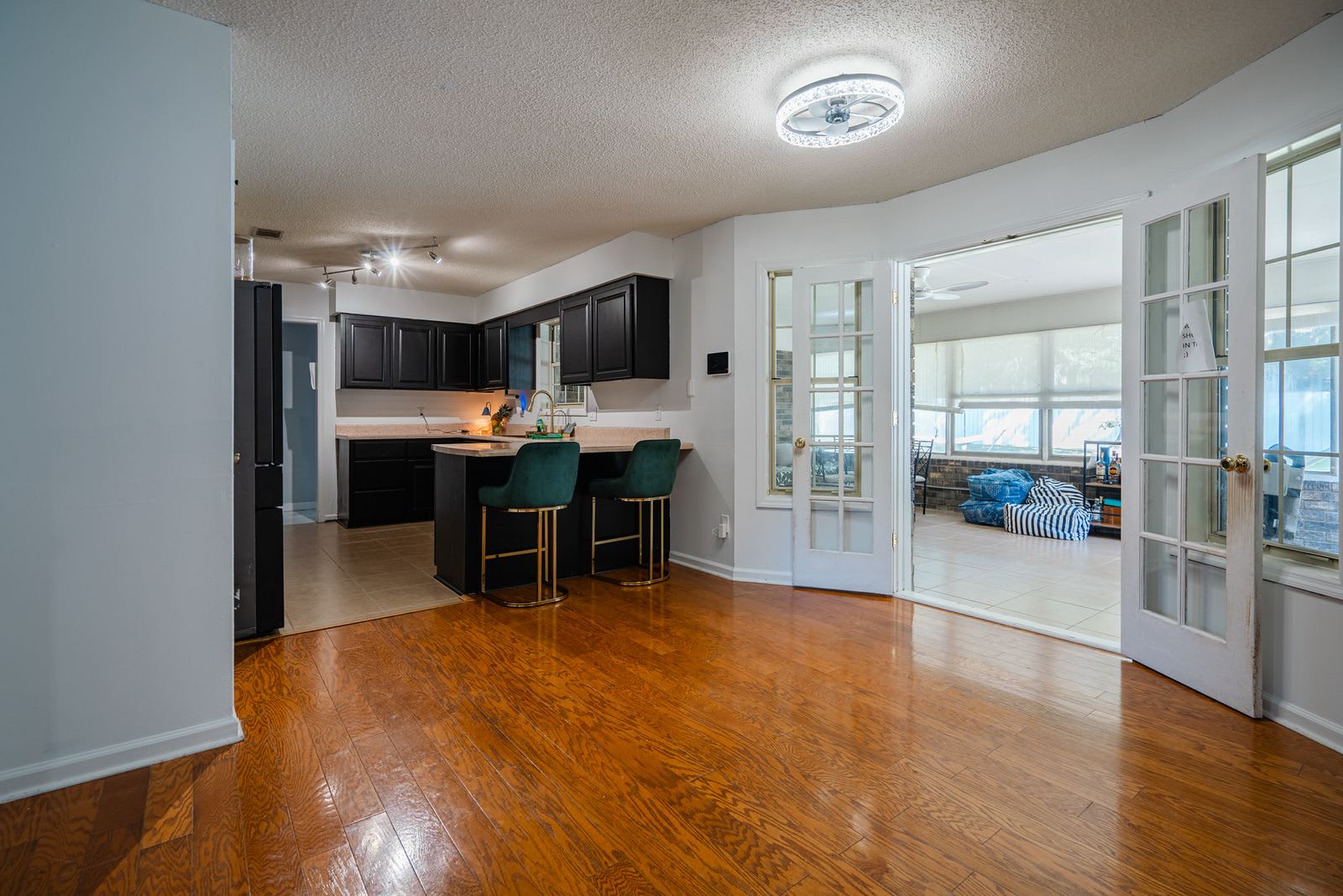 411 Christopher Drive – photo 4