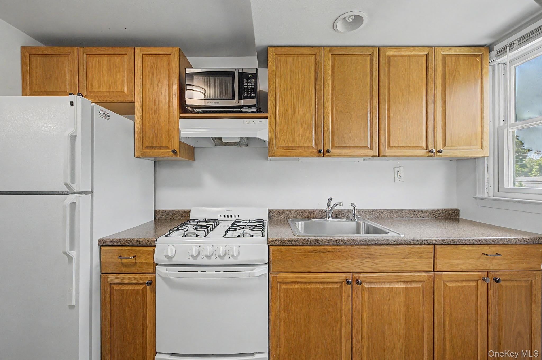 18 Heath Lane – photo 5