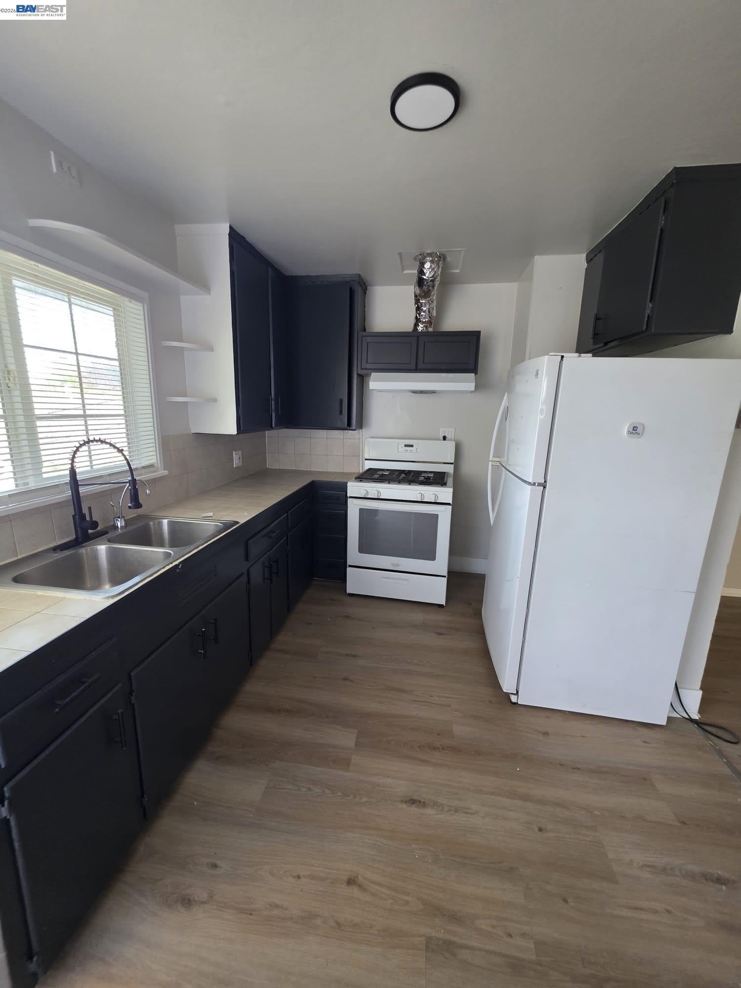20331 CONCORD AVE – photo 4