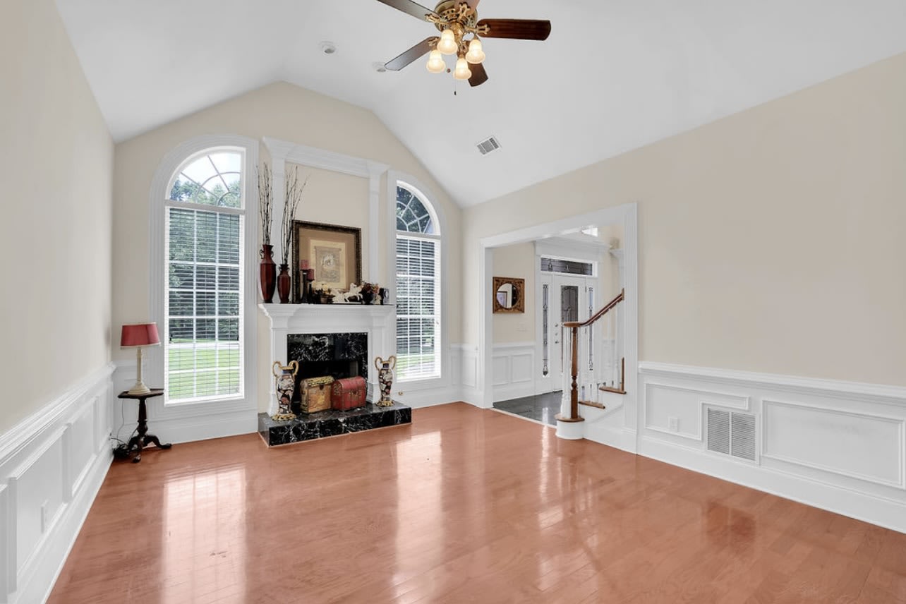 8225 Seven Oaks Drive – photo 4