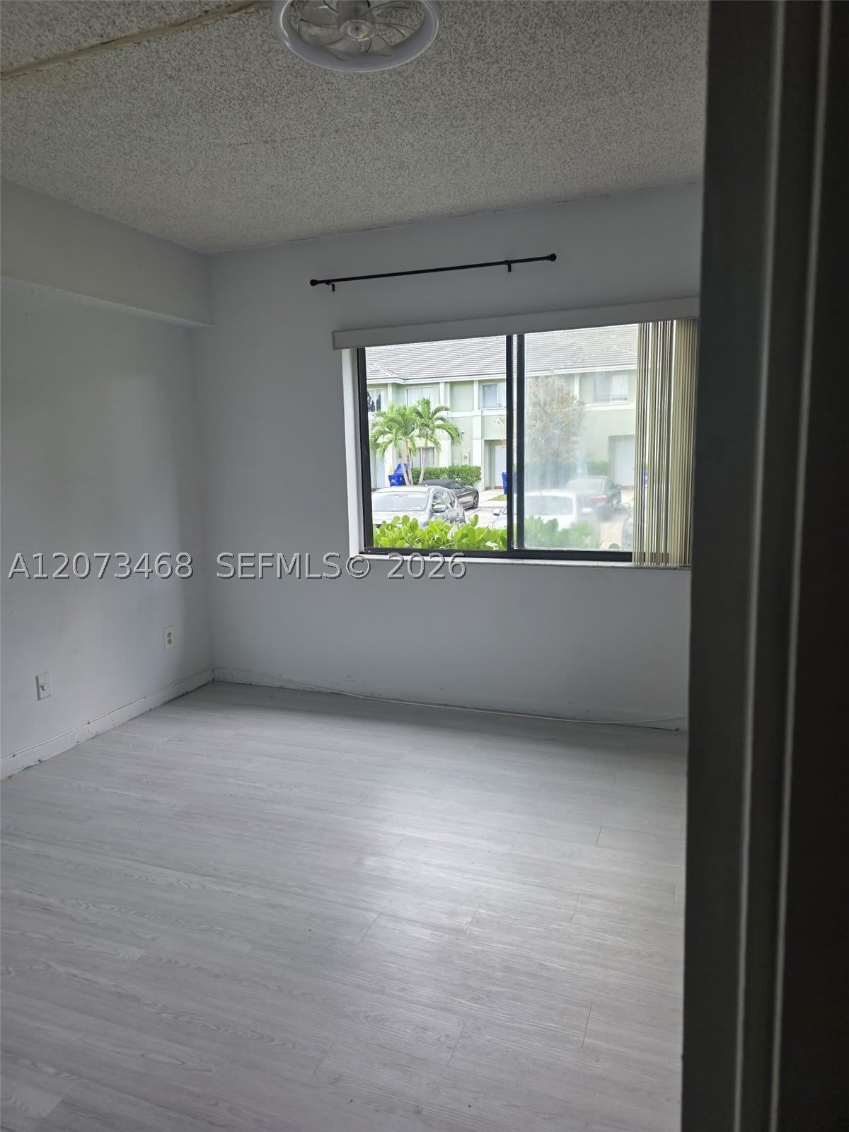 5981 Washington St – photo 4