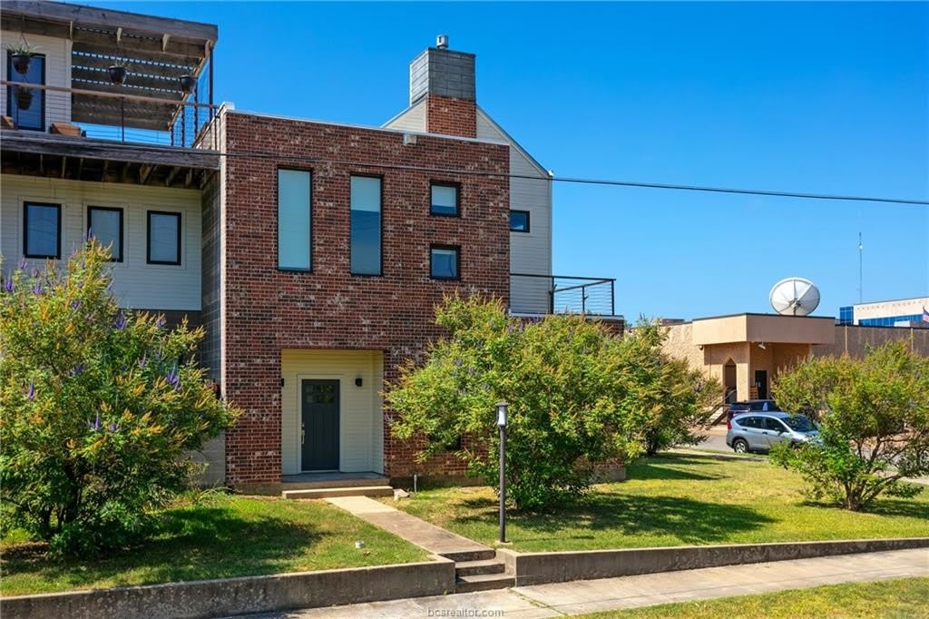 217 N Houston Avenue – photo 2