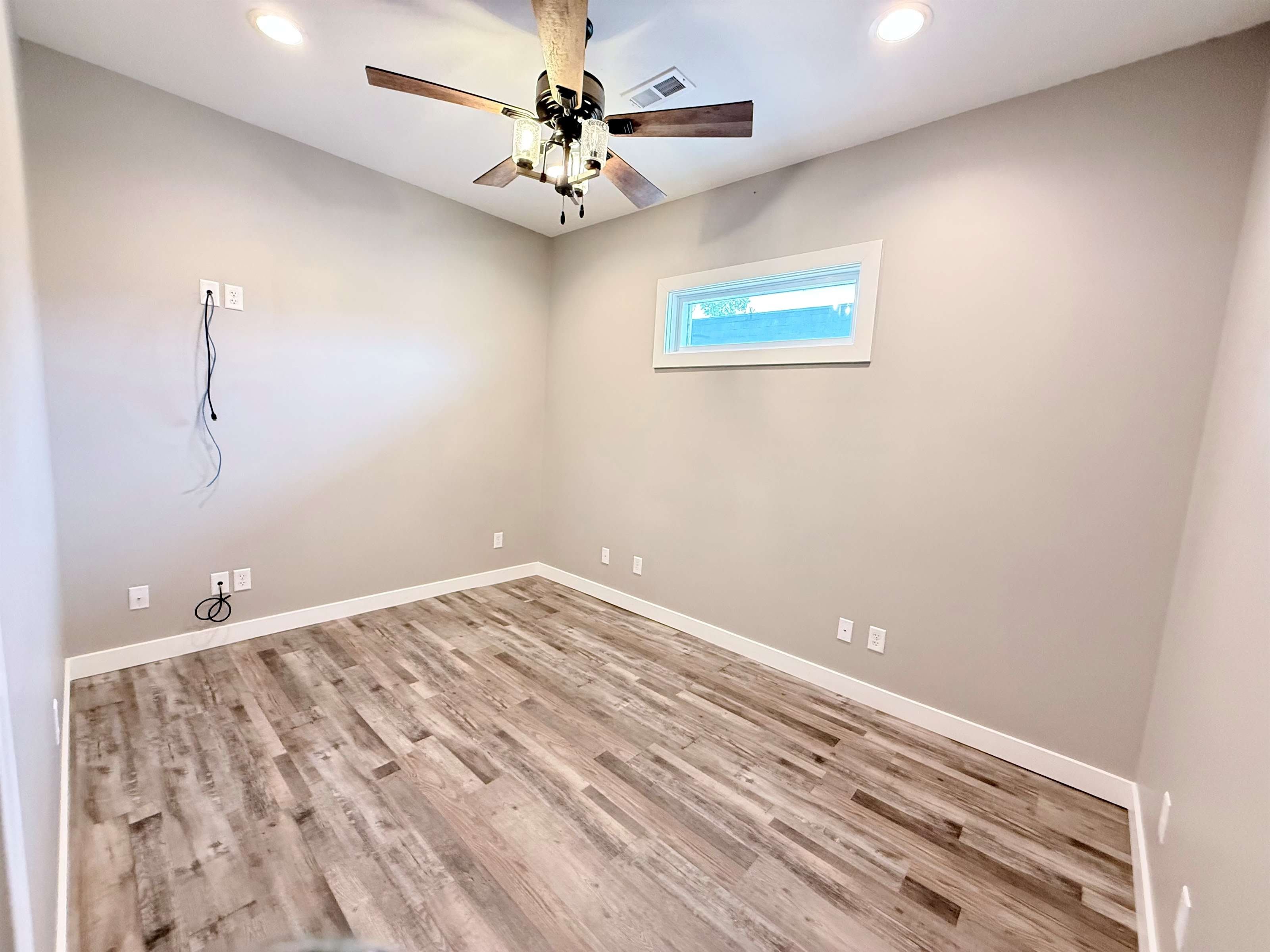 668 Hulman St – photo 2