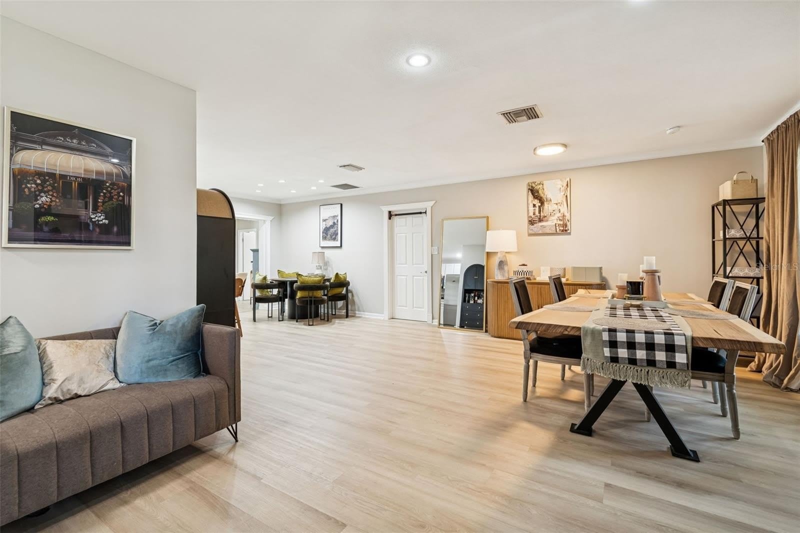 2302 S ARRAWANA Avenue – photo 5