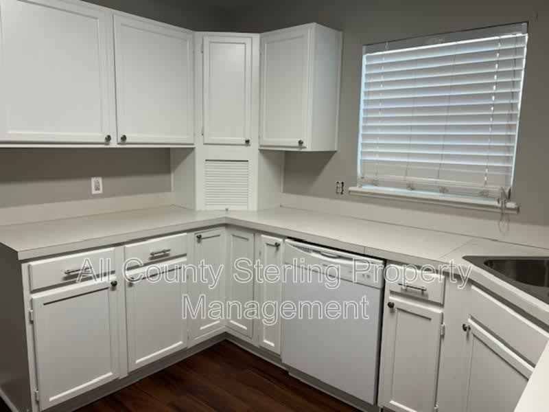 2261 St. Augustine – photo 2