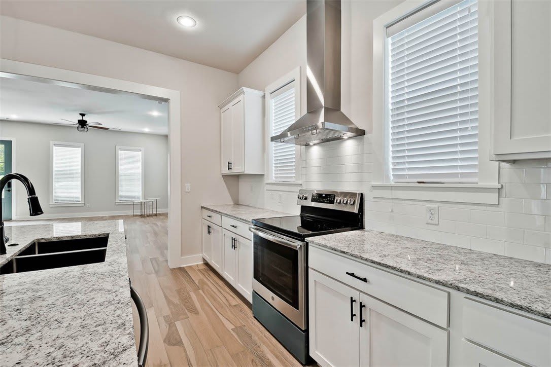 930 S College Avenue – photo 4