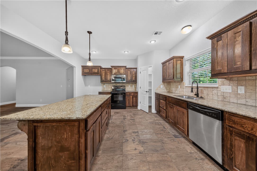 9 Monmouth Drive – photo 5