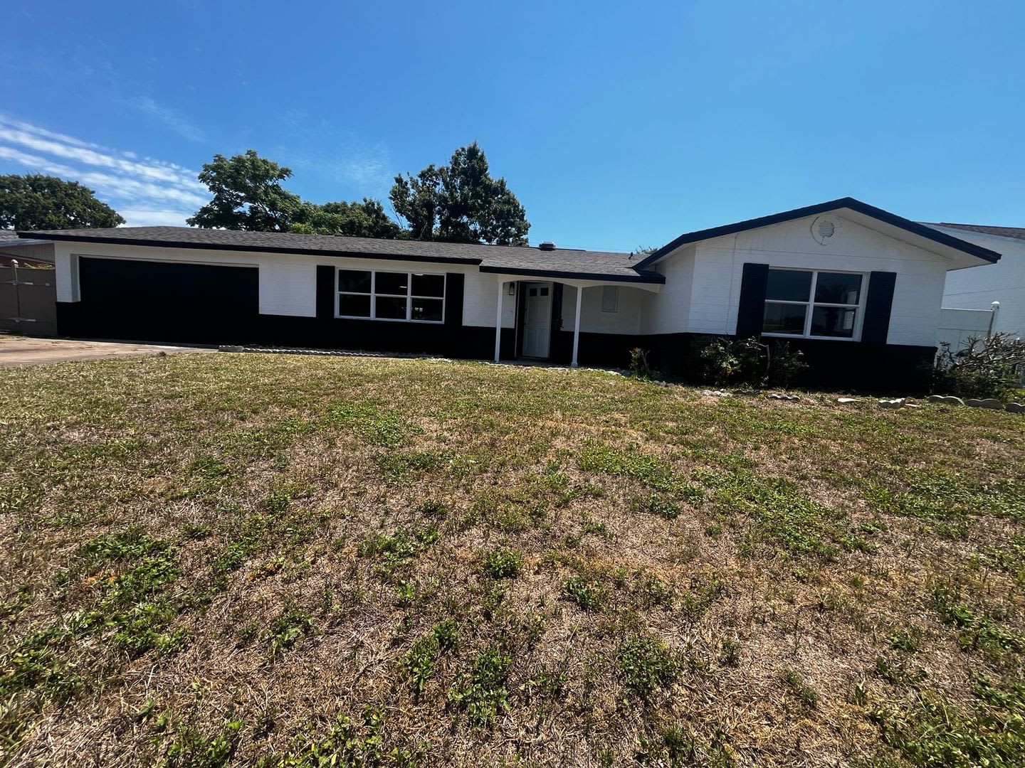 Charming 3-Bedroom Home with Spacious Layout & Attached Garage in the Heart of Daytona Beach – photo 1