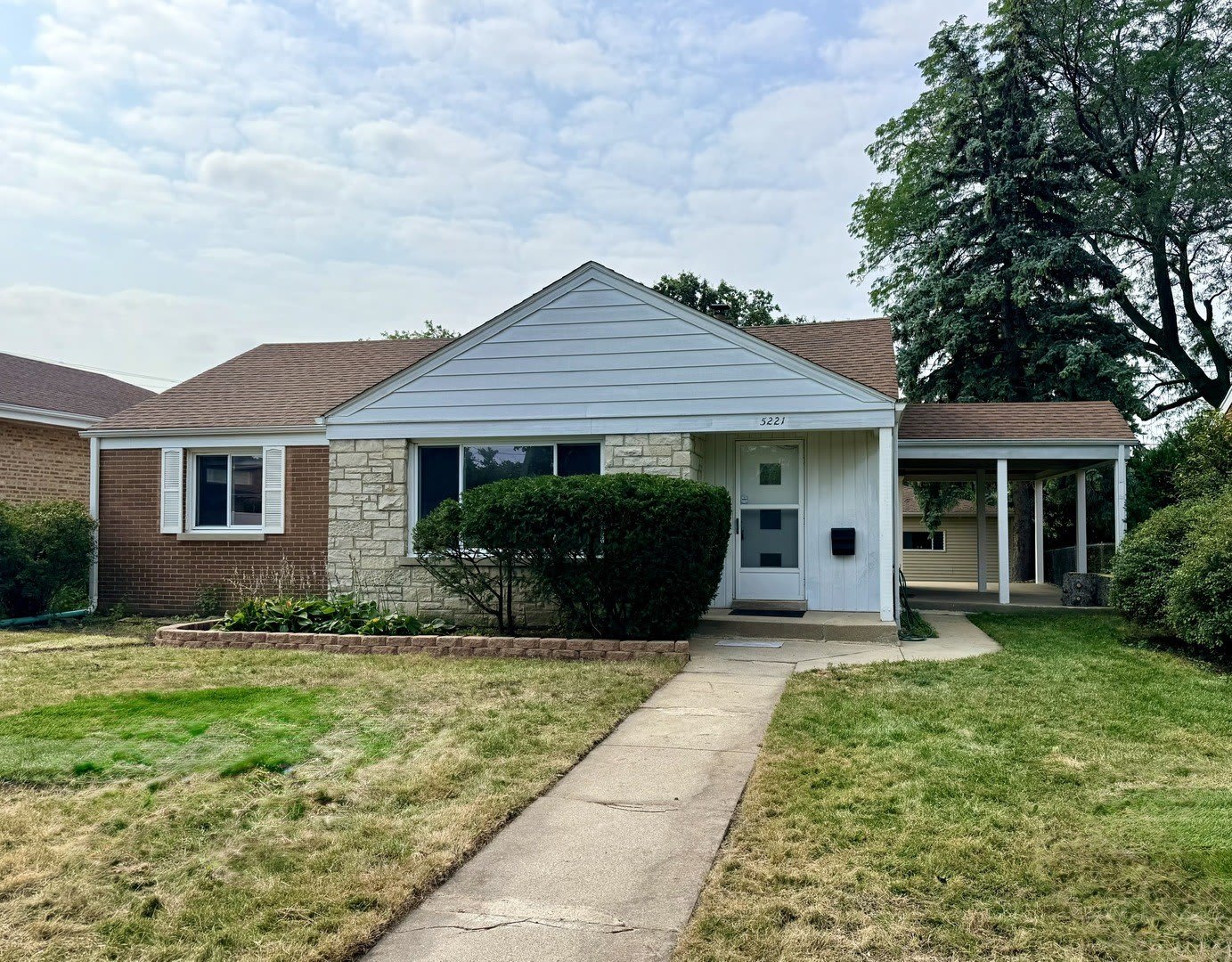 5221 Greenwood Street – photo 1