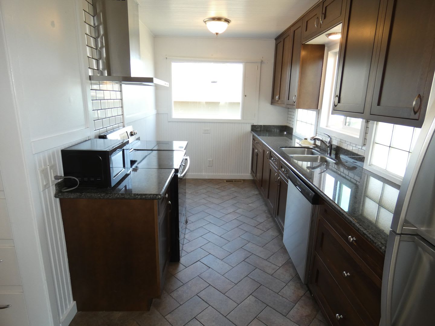 411 E 11th St. – photo 4