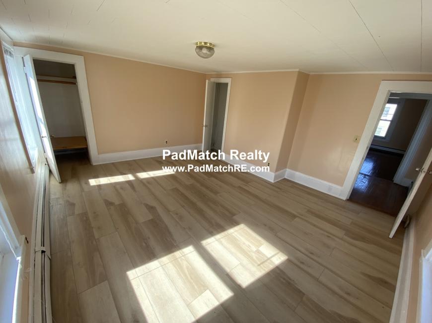 1073 River St – photo 4