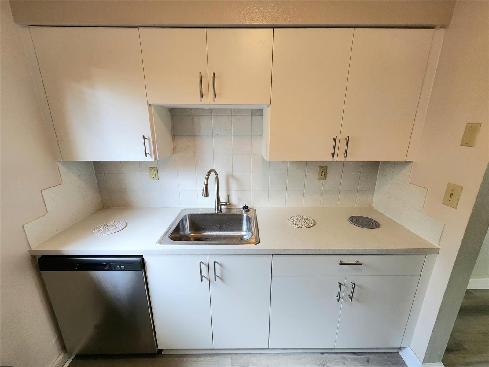 2607 Ne 8Th Ave – photo 5