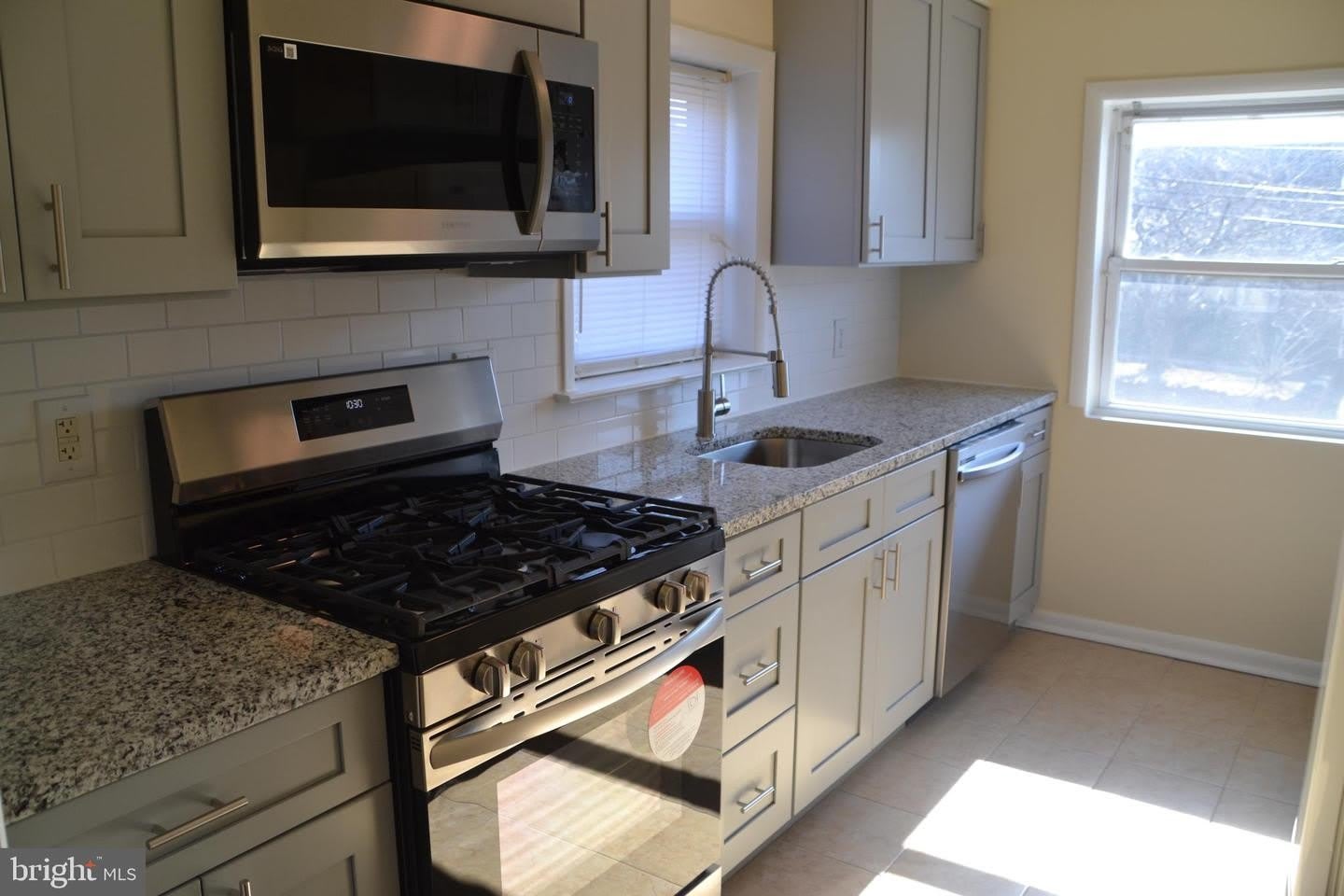 246 Ardmore Ave – photo 5