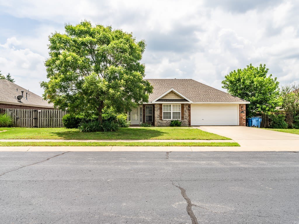 1393 St Claire – photo 1