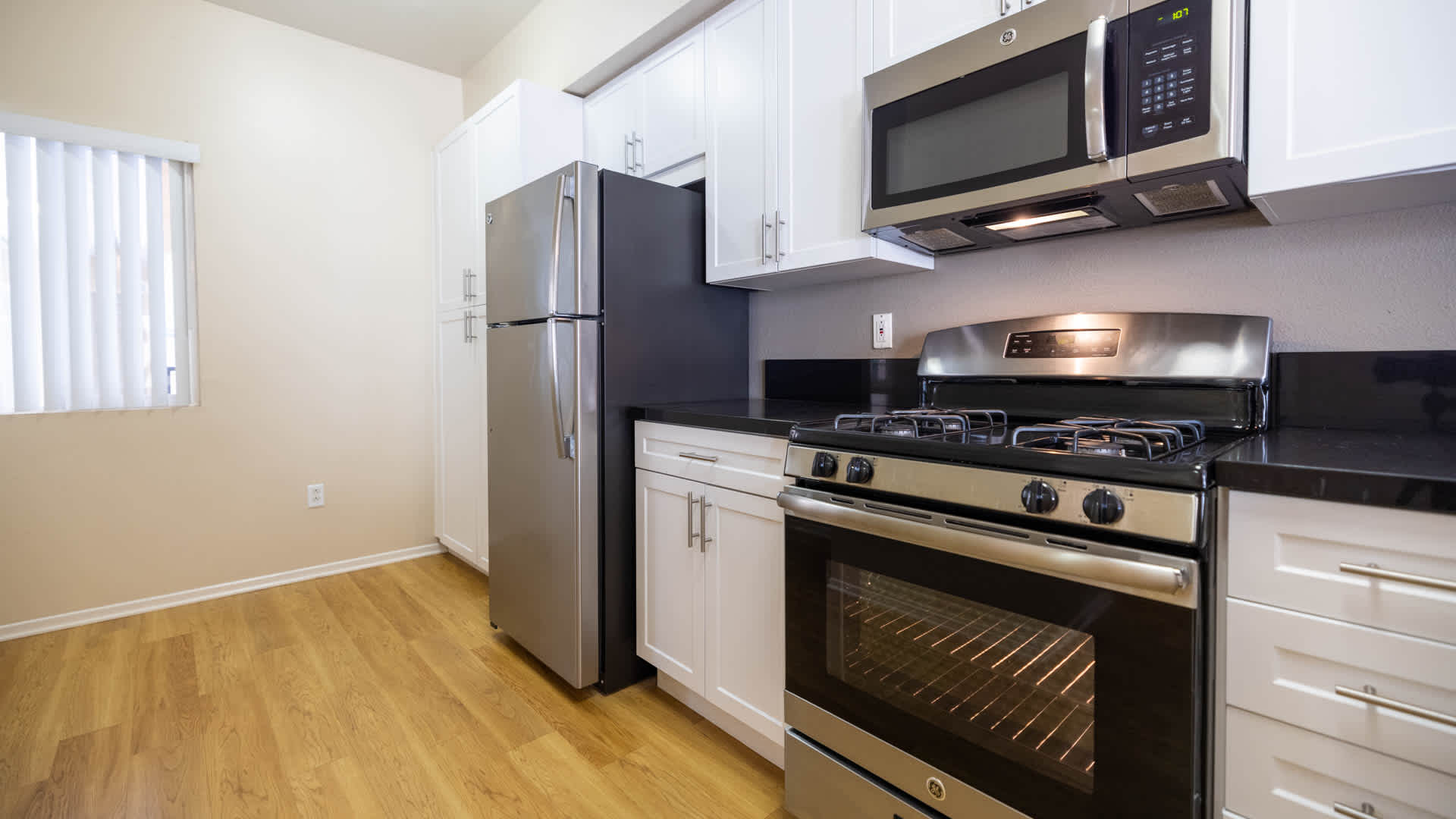 Bay Hill Apartments – photo 4