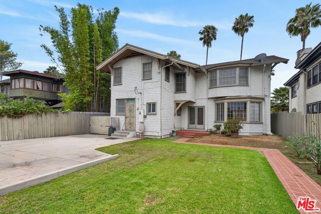 2215 W 21st St – photo 3