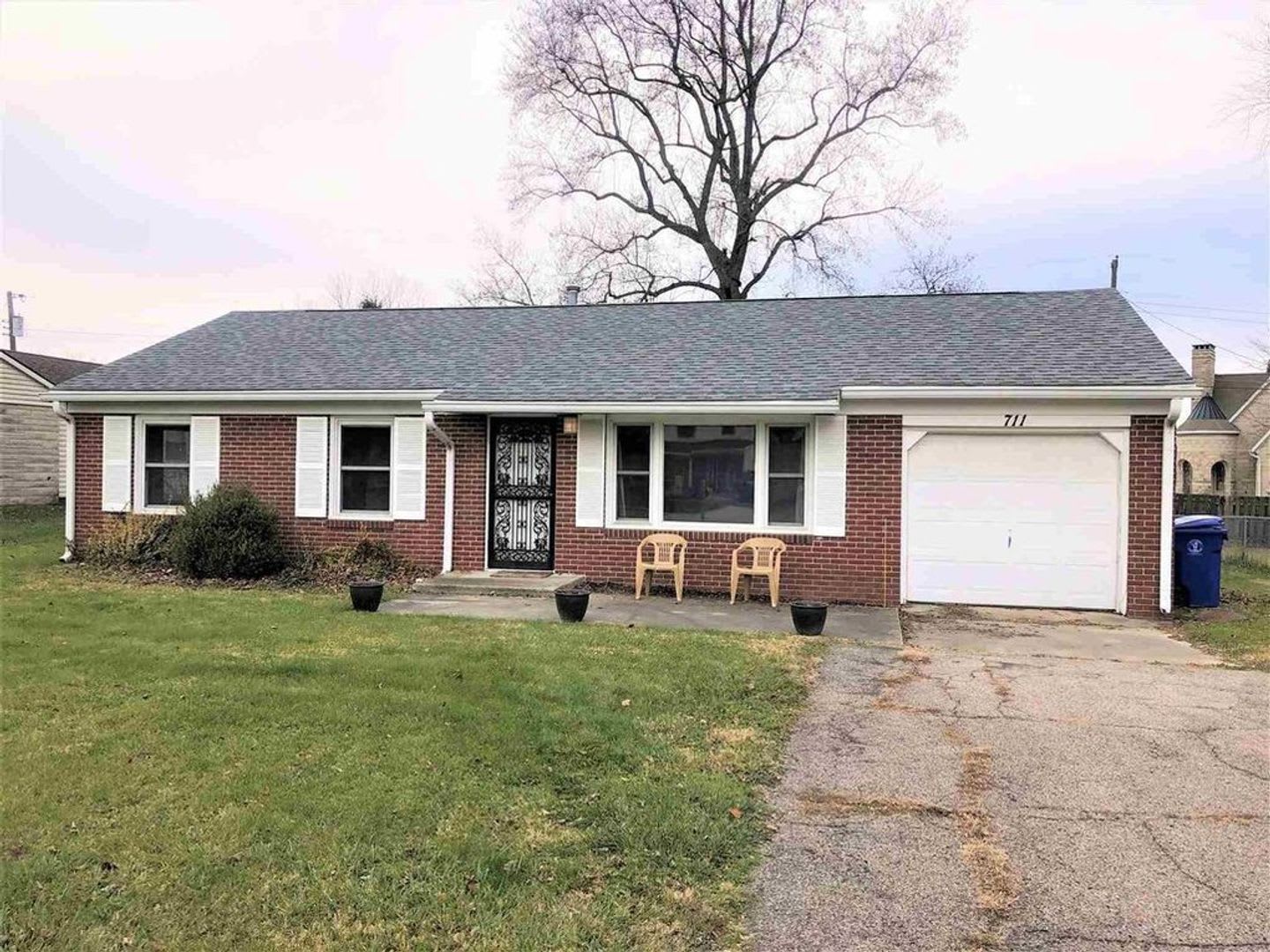 3 bedroom 1 bath – photo 1