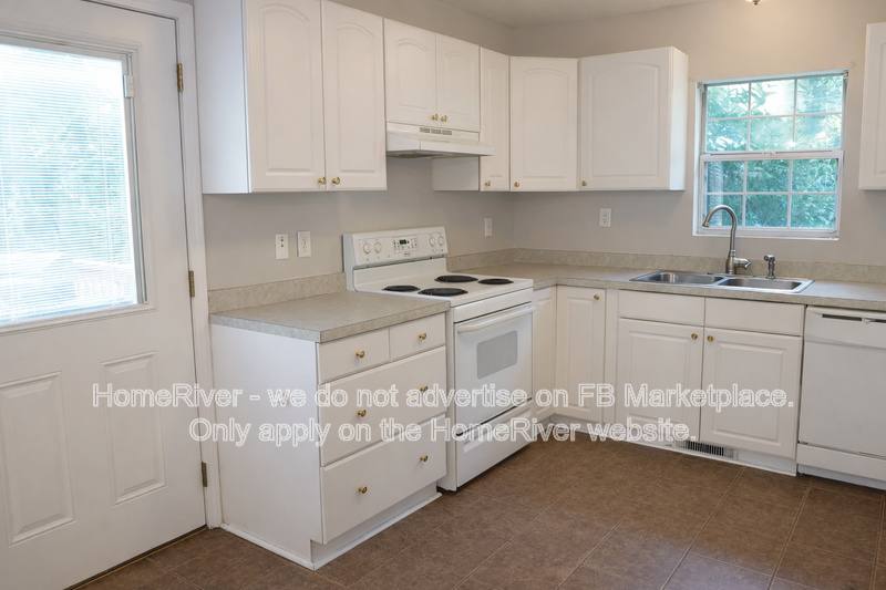 224 Harmon St – photo 3
