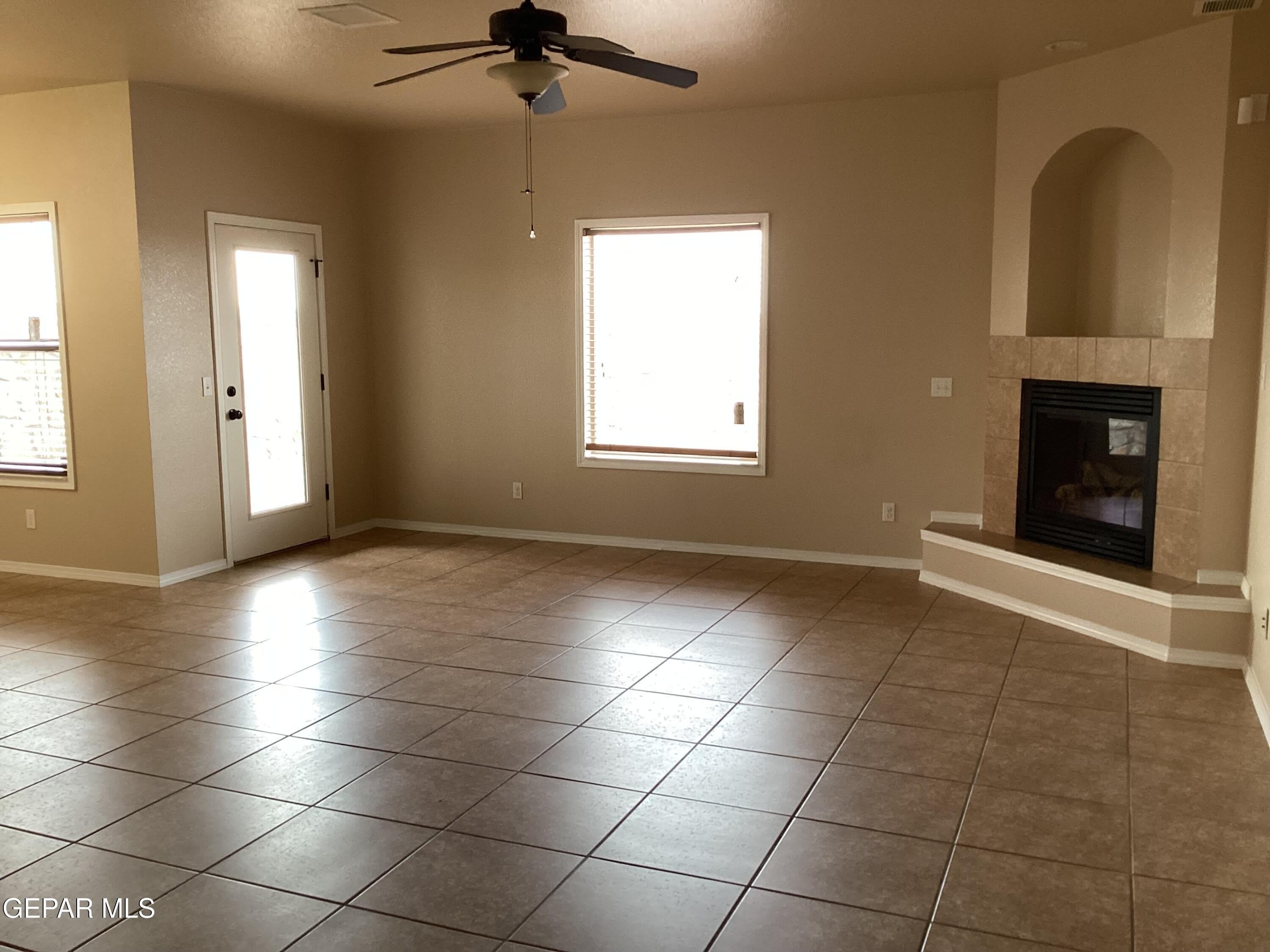 5925 Speyside Drive – photo 5