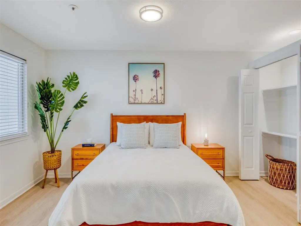 Flats At Shady Grove – photo 4
