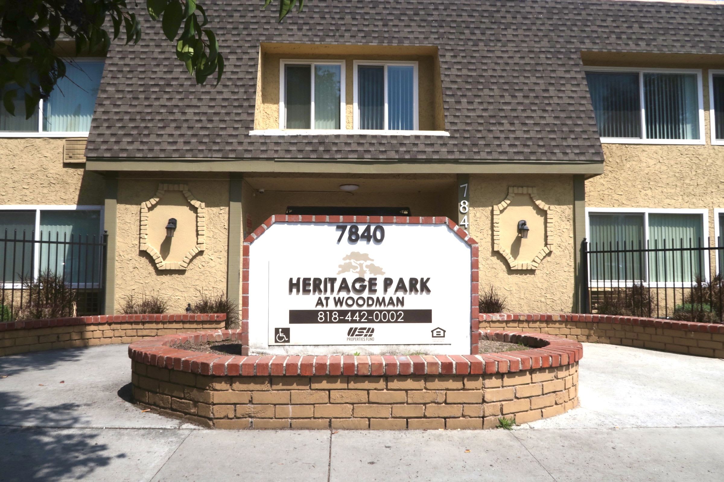 55 Senior Housing Heritage Park At Woodman – photo 2