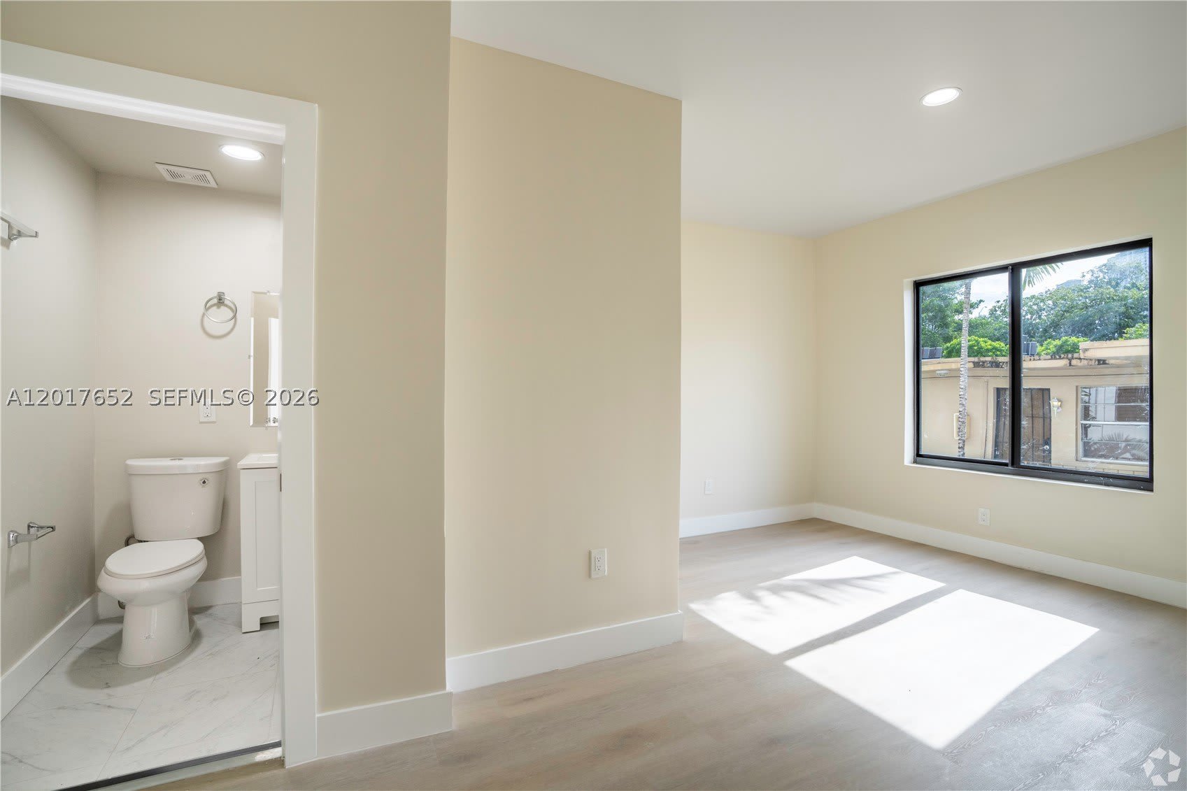 433 SW 6th St – photo 5