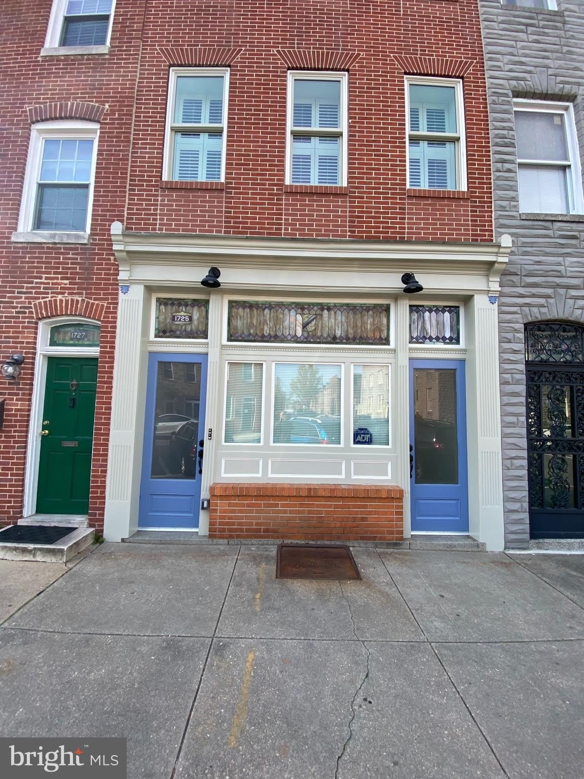 1725 BANK Street – photo 1