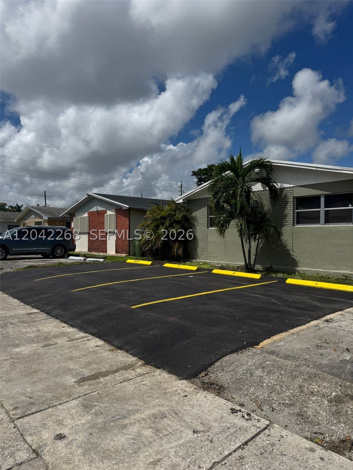 844 SW 10th St – photo 2