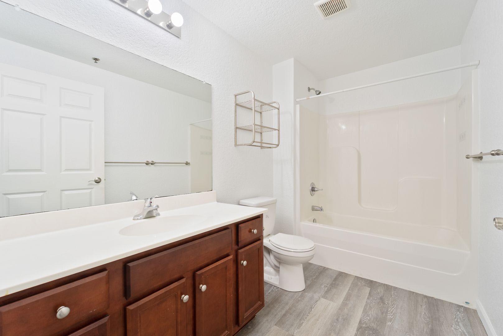 2215 College St – photo 5