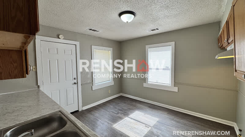 3760 Mandalay Dr – photo 3