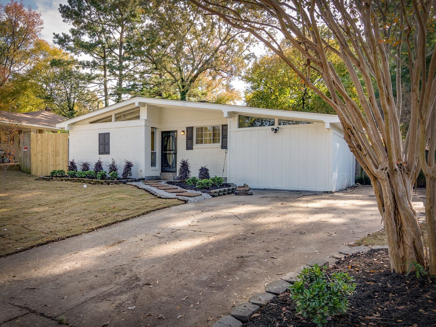 Beautifully Renovated 3BR/2B Home in Great Location!! – photo 2