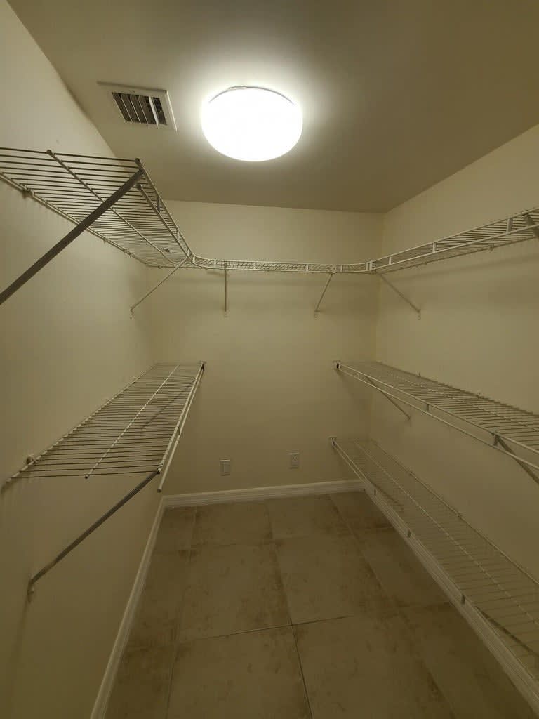 1547 Lake Crystal Dr – photo 5