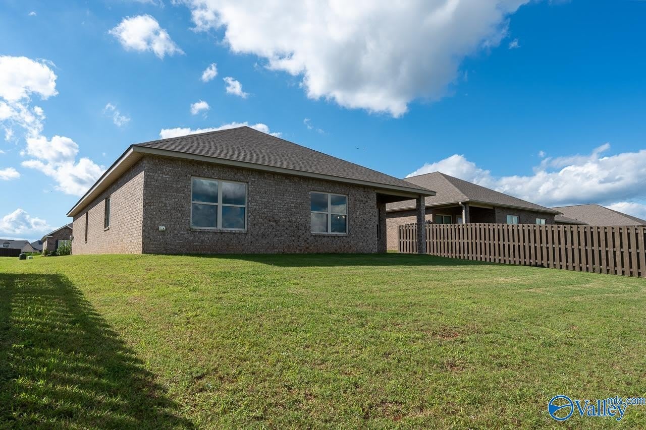106 Elaina Grey Court – photo 2