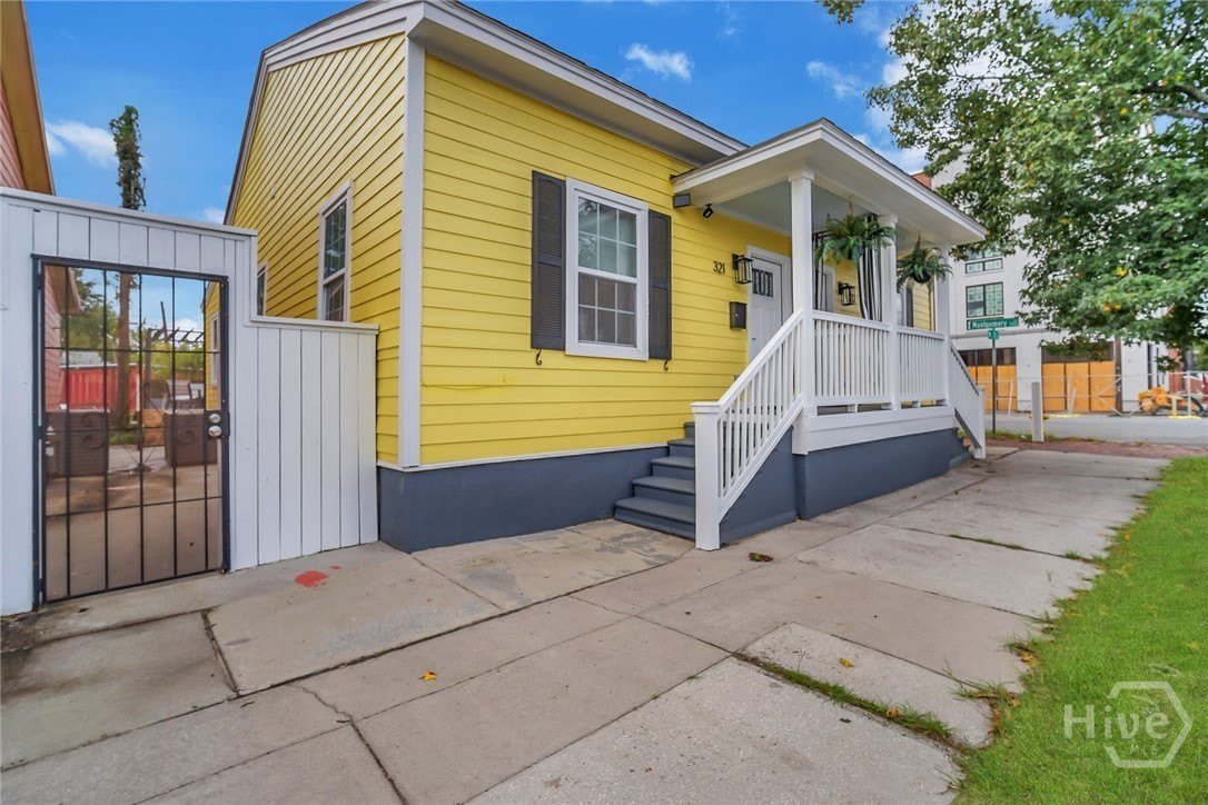 323 W 31st Street – photo 2