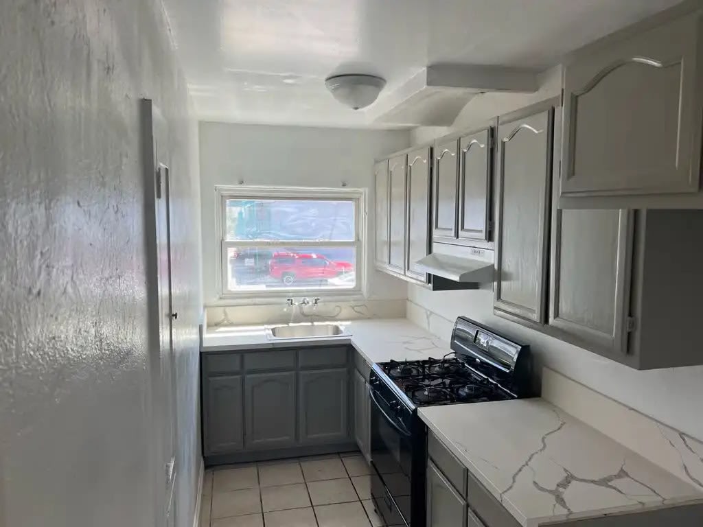 1056 Cedar Avenue – photo 3