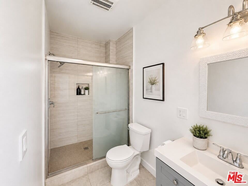 2927 S Catalina St – photo 5