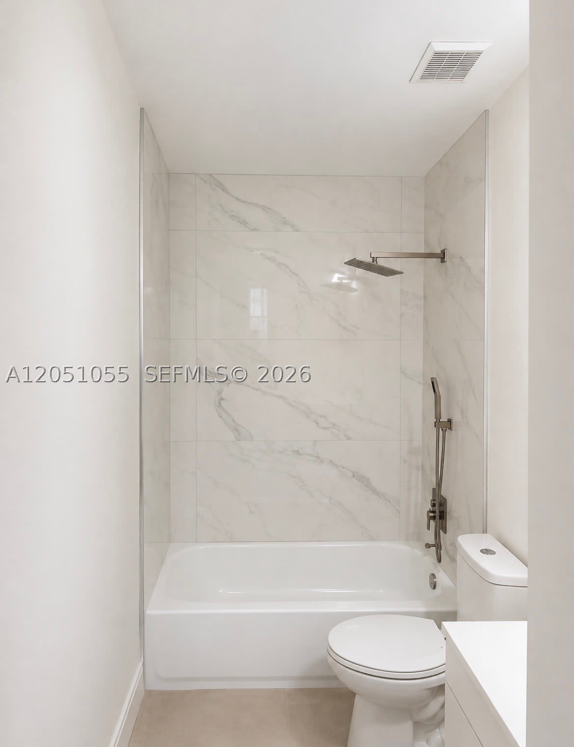 1010 NE 16th St – photo 4