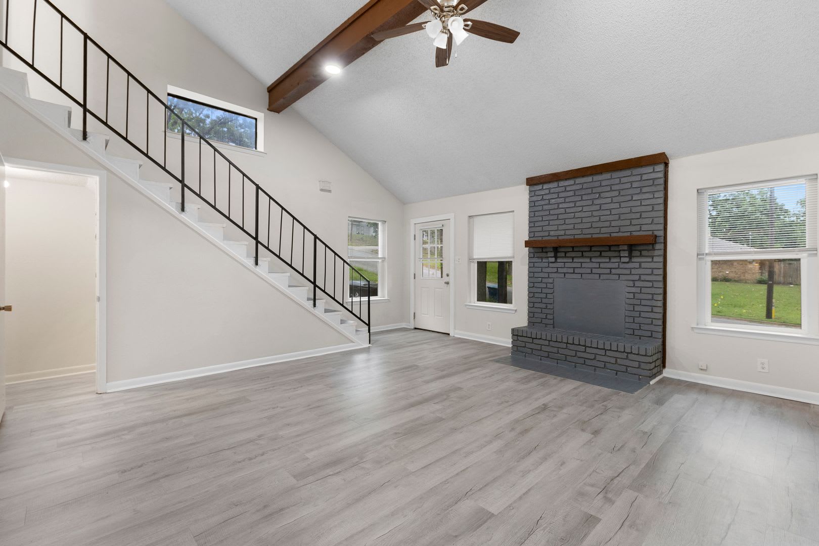 Welcome home to this charming 1-bedroom, 1.5-bath duplex nestled in a quiet neighborhood in Denison. – photo 5