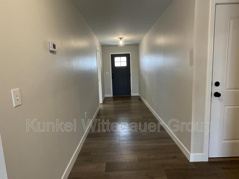 808 Applewoood Creek Drive – photo 3