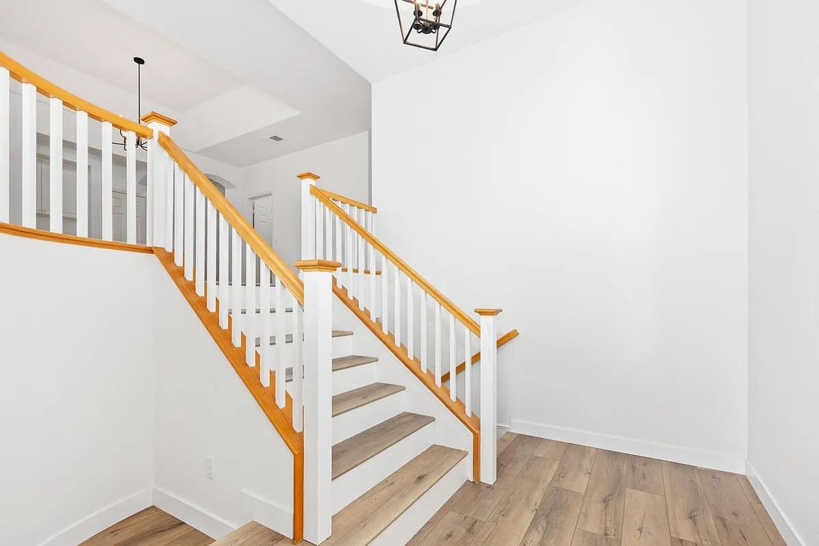 Don't miss out! Gated/Secured 4BR 3.5BA Luxury Home in Ridgegate – photo 5