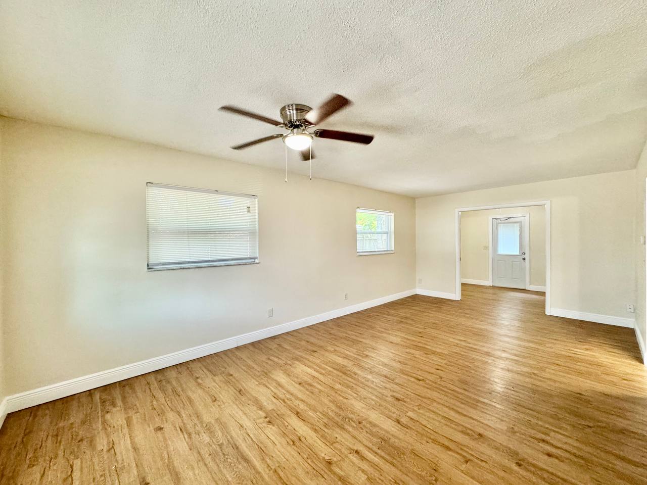 865 Trotter Rd – photo 3