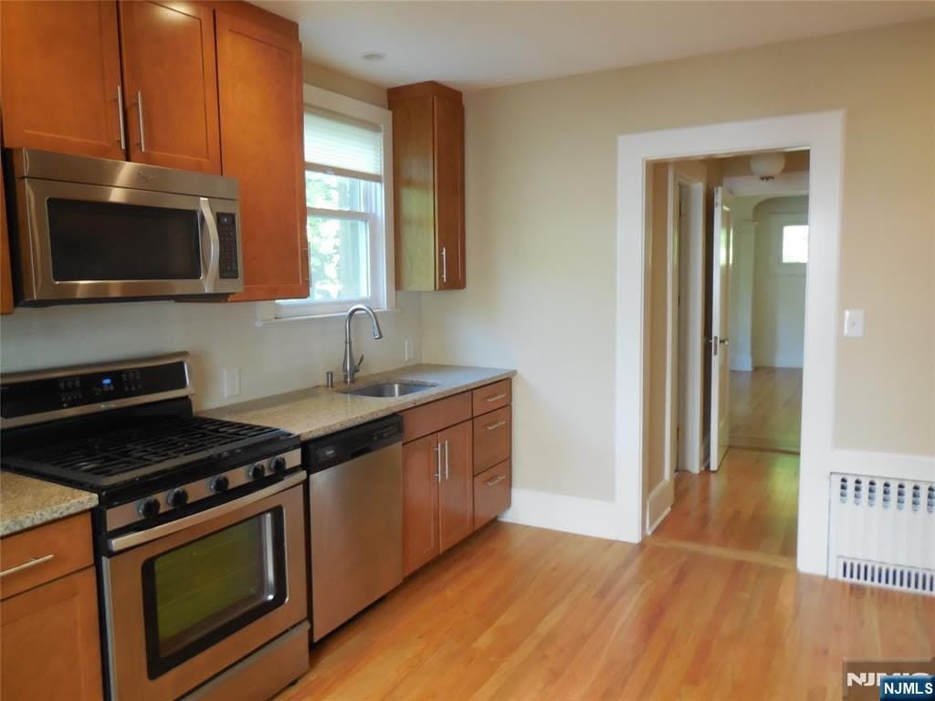 373 Claremont – photo 5