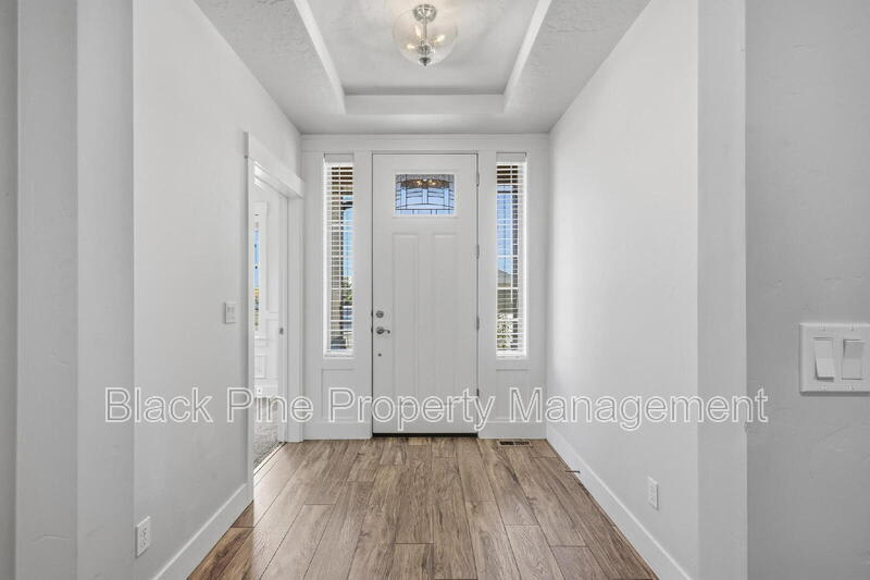 7634 Wagons West Avenue – photo 5
